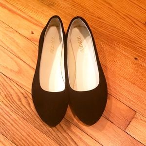 Black Ballet Flats